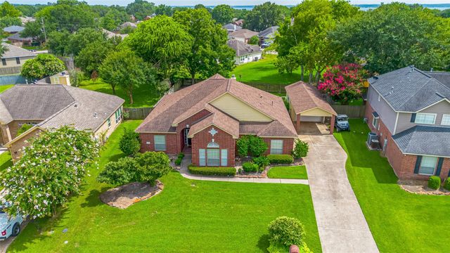 5165 Greenwater Drive, Willis, TX 77318