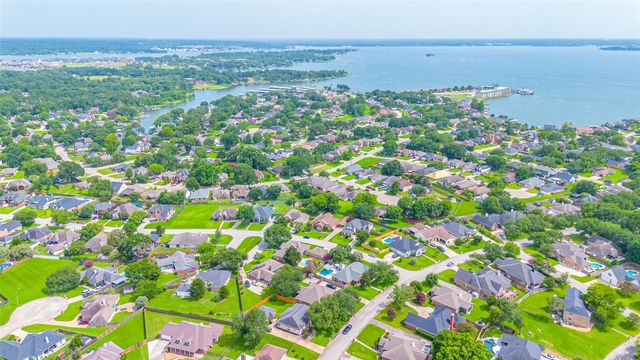 5165 Greenwater Drive, Willis, TX 77318