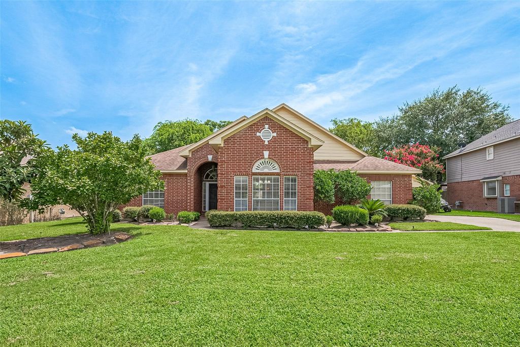 5165 Greenwater Drive, Willis, TX 77318