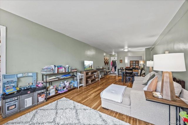 2325 Bell Boulevard 2A, Bayside, NY 11360
