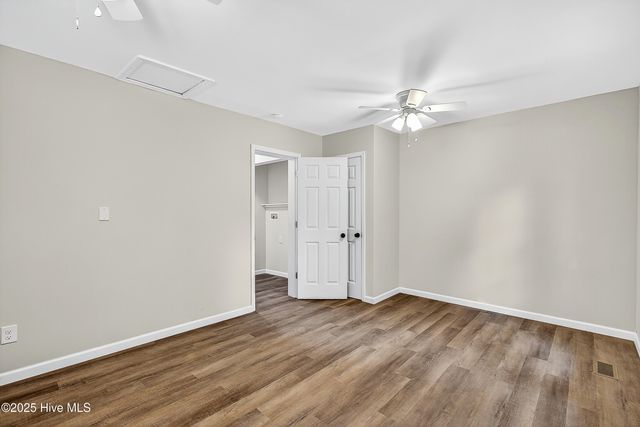 122 Sherwood Road, Jacksonville, NC 28540