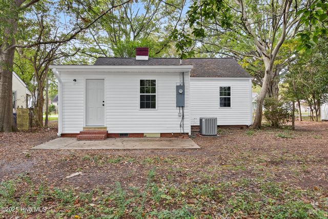 122 Sherwood Road, Jacksonville, NC 28540