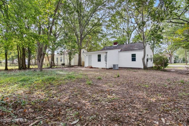 122 Sherwood Road, Jacksonville, NC 28540
