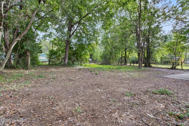122 Sherwood Road, Jacksonville, NC 28540