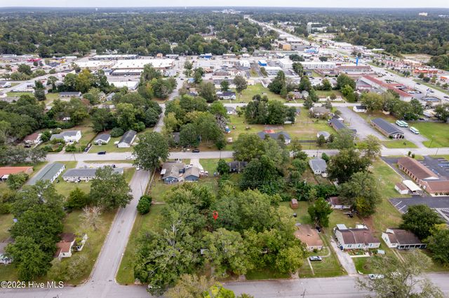 122 Sherwood Road, Jacksonville, NC 28540