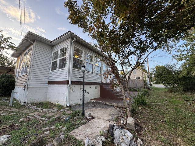 703 Lawrence St, Old Hickory, TN 37138