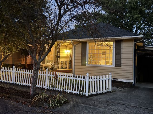 703 Lawrence St, Old Hickory, TN 37138