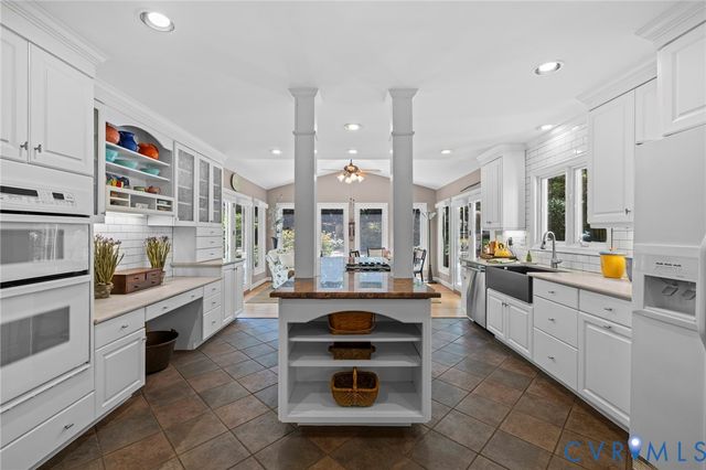 10211 Pepperhill Ln, Henrico, VA 23238