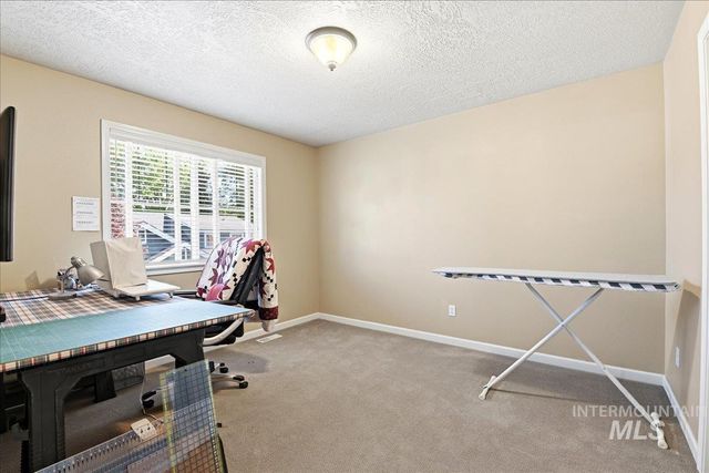 8873 W Hepburn Ln, Garden City, ID 83714