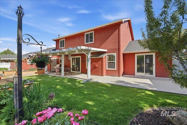 8873 W Hepburn Ln, Garden City, ID 83714