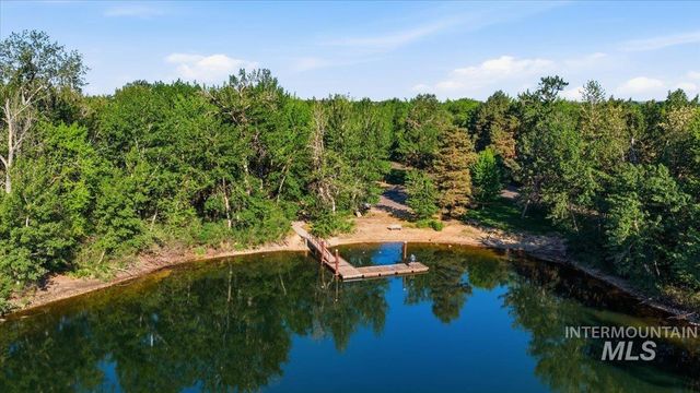 8873 W Hepburn Ln, Garden City, ID 83714