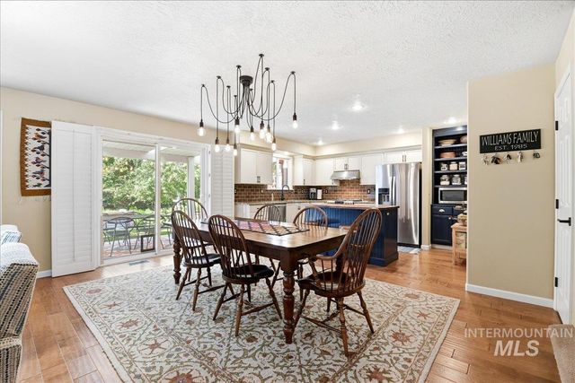 8873 W Hepburn Ln, Garden City, ID 83714