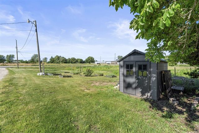 8040 Territorial Road, Watervliet, MI 49098