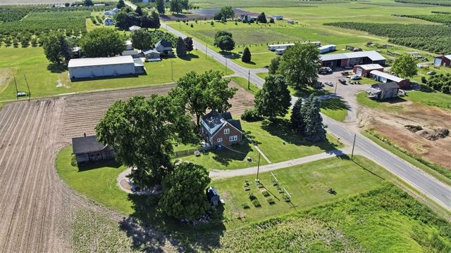 8040 Territorial Road, Watervliet, MI 49098