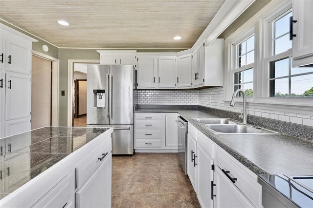 8040 Territorial Road, Watervliet, MI 49098