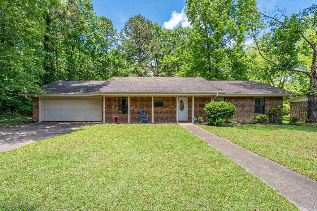 1708 Creekwood Drive, Arkadelphia, AR 71923