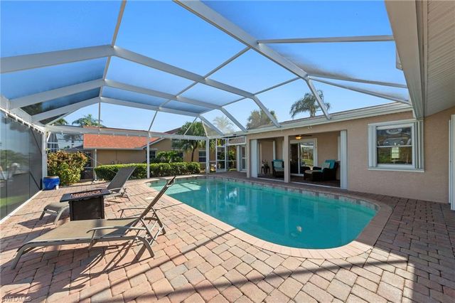 1330 4th CT, Cape Coral, FL 33991