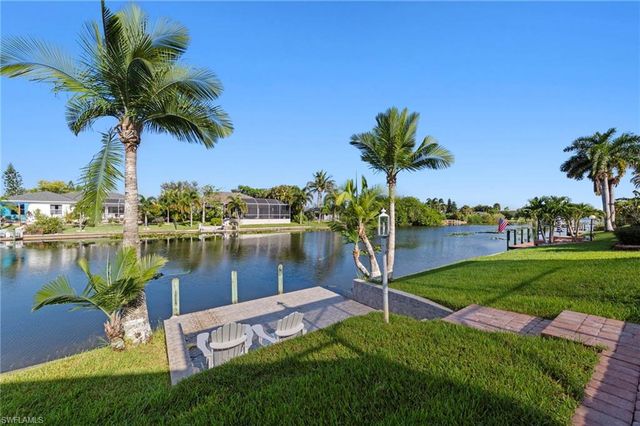 1330 4th CT, Cape Coral, FL 33991