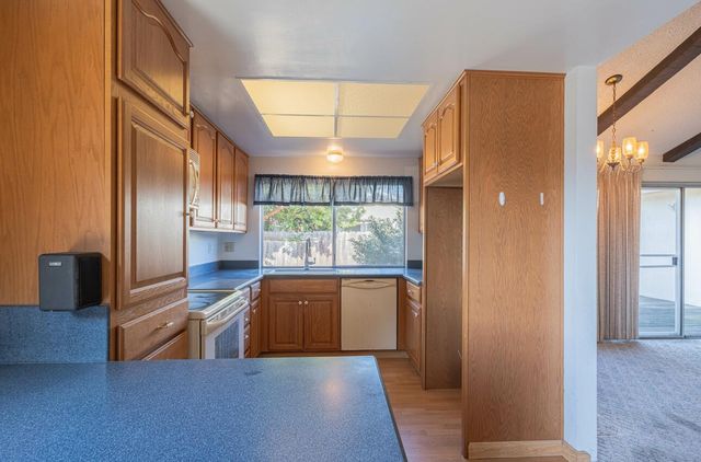 464 La Jolla Way, Salinas, CA 93901