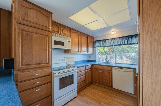 464 La Jolla Way, Salinas, CA 93901