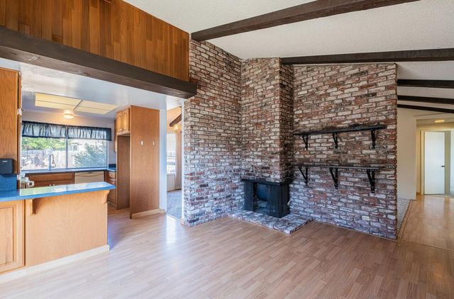 464 La Jolla Way, Salinas, CA 93901