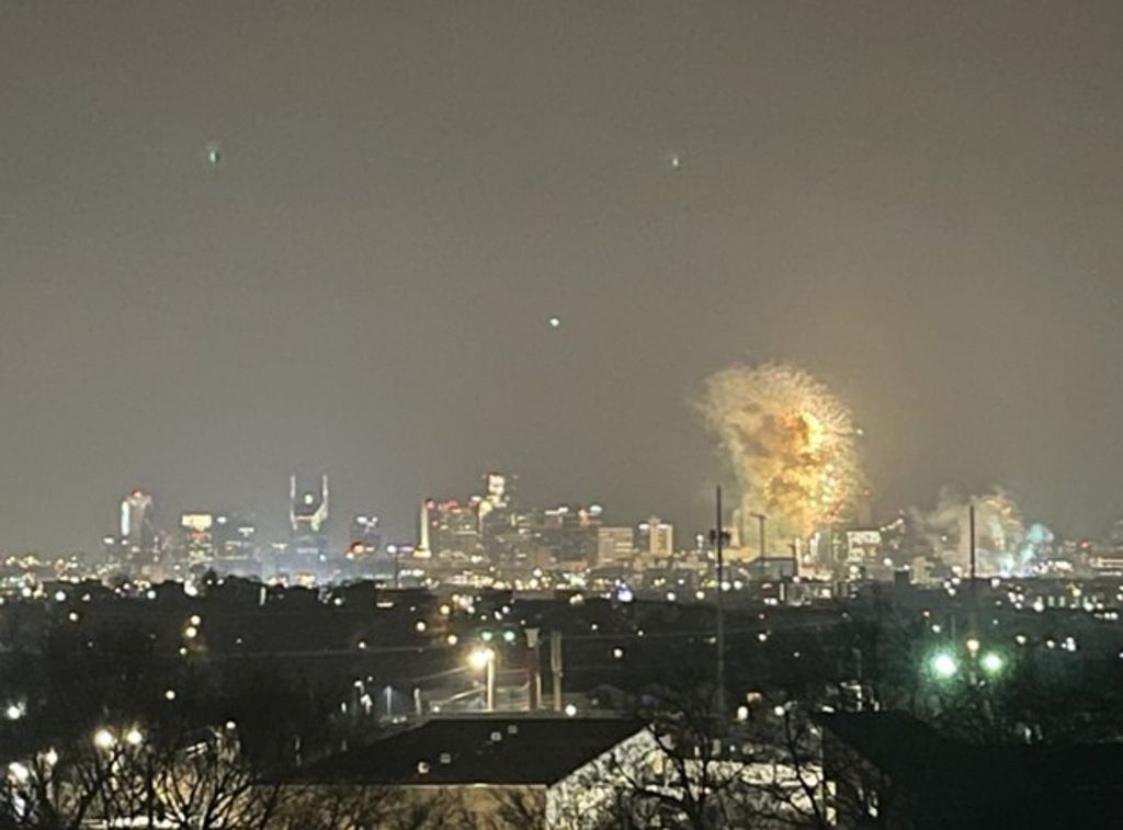 453 Dennis Dr, Nashville, TN 37207