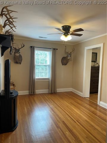 315 E 9th Street, Belle, WV 25015