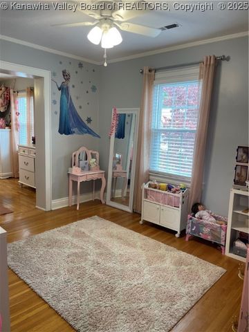 315 E 9th Street, Belle, WV 25015