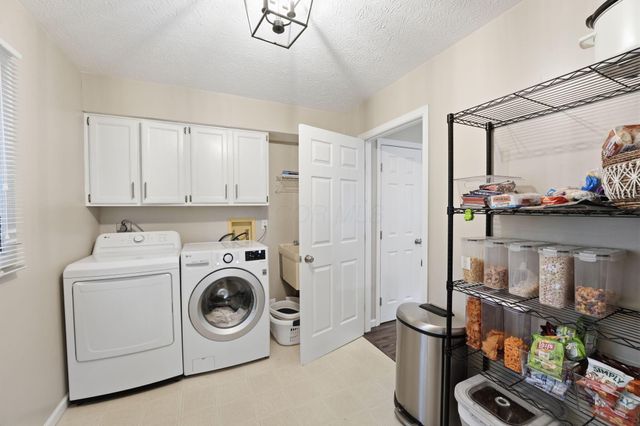 10825 Sierra Woods Circle, Plain City, OH 43064