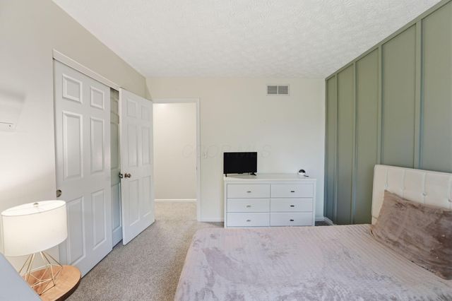 10825 Sierra Woods Circle, Plain City, OH 43064