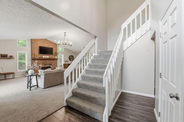 10825 Sierra Woods Circle, Plain City, OH 43064