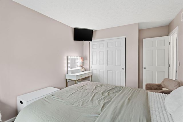 10825 Sierra Woods Circle, Plain City, OH 43064