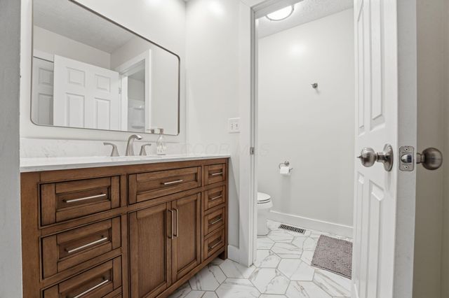 10825 Sierra Woods Circle, Plain City, OH 43064