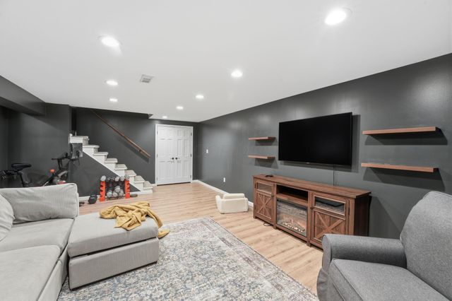 10825 Sierra Woods Circle, Plain City, OH 43064