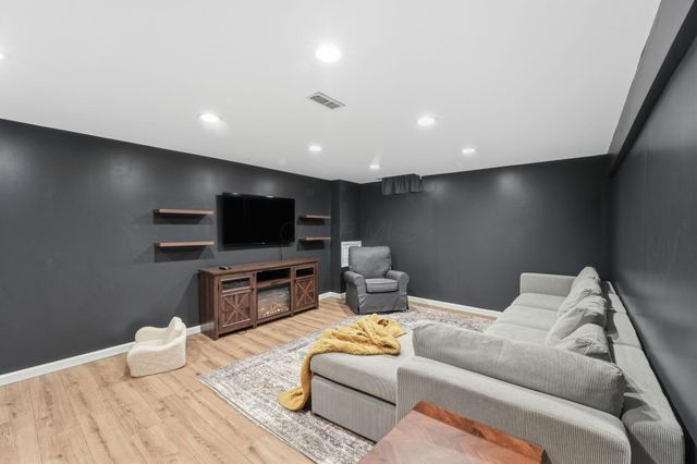 10825 Sierra Woods Circle, Plain City, OH 43064