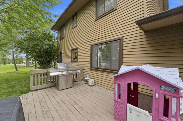 10825 Sierra Woods Circle, Plain City, OH 43064