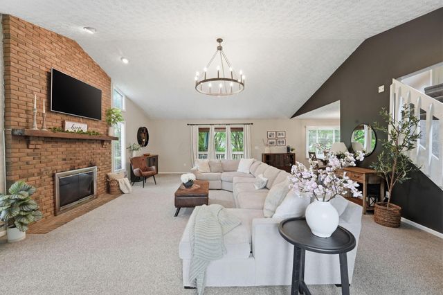 10825 Sierra Woods Circle, Plain City, OH 43064