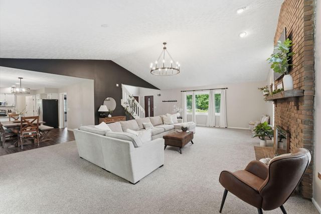 10825 Sierra Woods Circle, Plain City, OH 43064