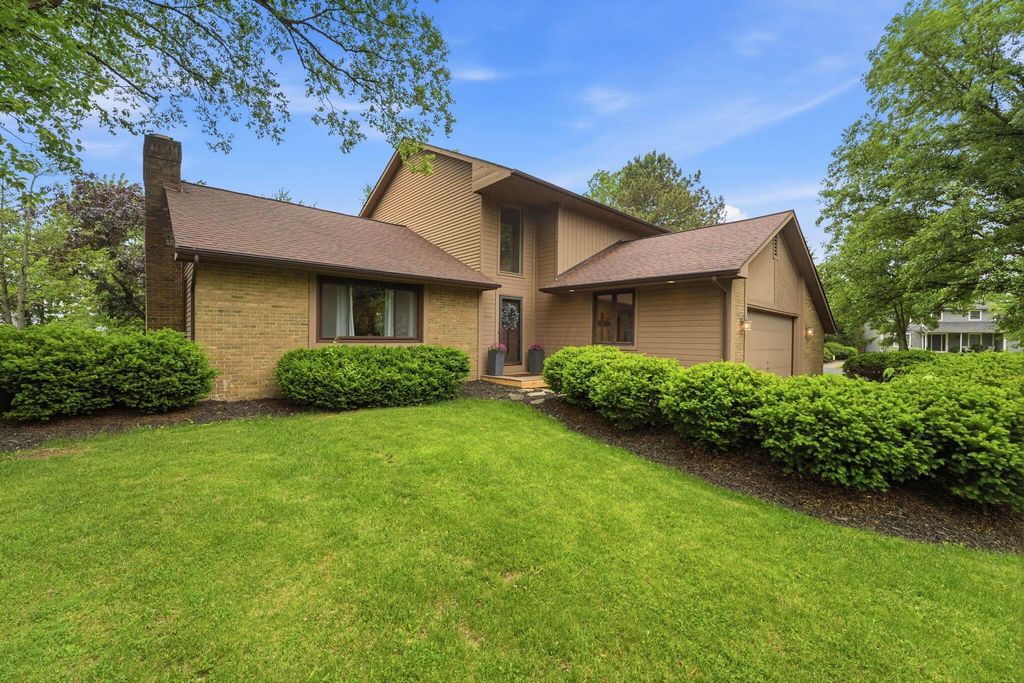 10825 Sierra Woods Circle, Plain City, OH 43064