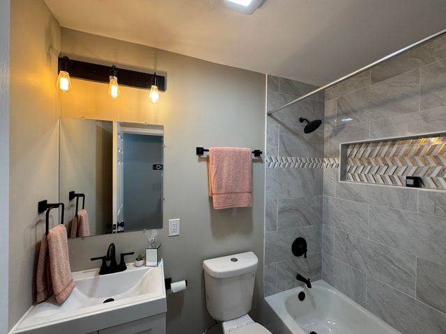 1608 Tulip Lane, Munster, IN 46321