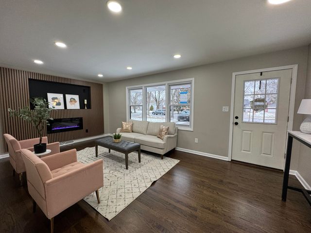 1608 Tulip Lane, Munster, IN 46321