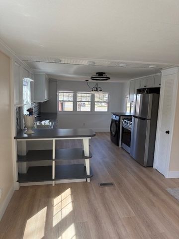 28 Riverview Circle, Brimfield, MA 01010