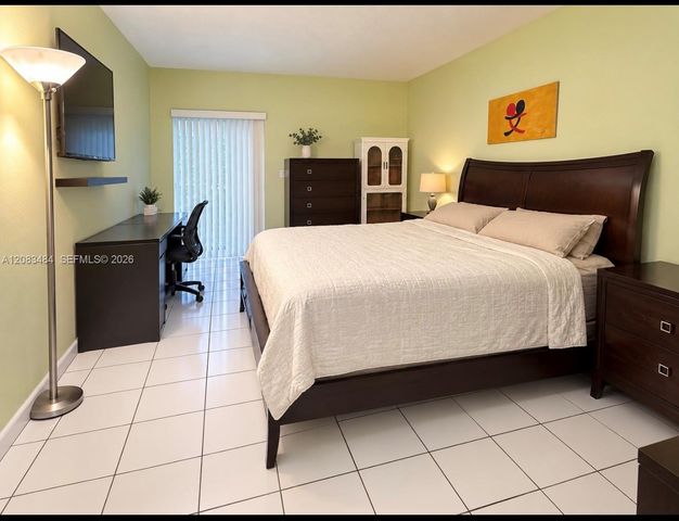 9631 SW 77 Avenue 101 C, Miami, FL 33156