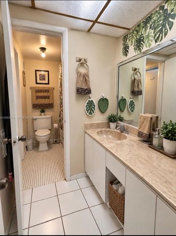 9631 SW 77 Avenue 101 C, Miami, FL 33156