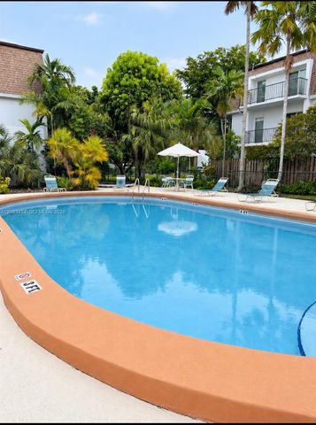 9631 SW 77 Avenue 101 C, Miami, FL 33156