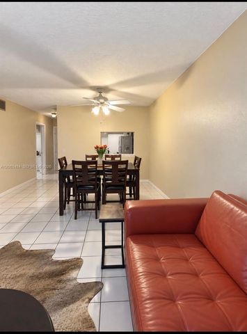 9631 SW 77 Avenue 101 C, Miami, FL 33156