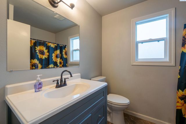 3011 S Yelm, Kennewick, WA 99337