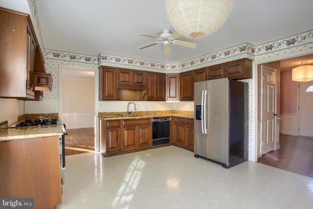 6347 STEPHENS XING, Mechanicsburg, PA 17050