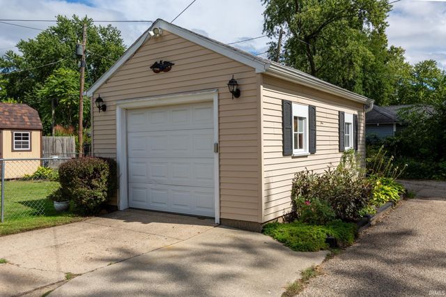 220 Goshen Avenue, Elkhart, IN 46516