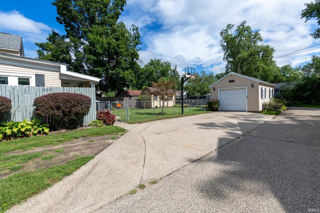 220 Goshen Avenue, Elkhart, IN 46516